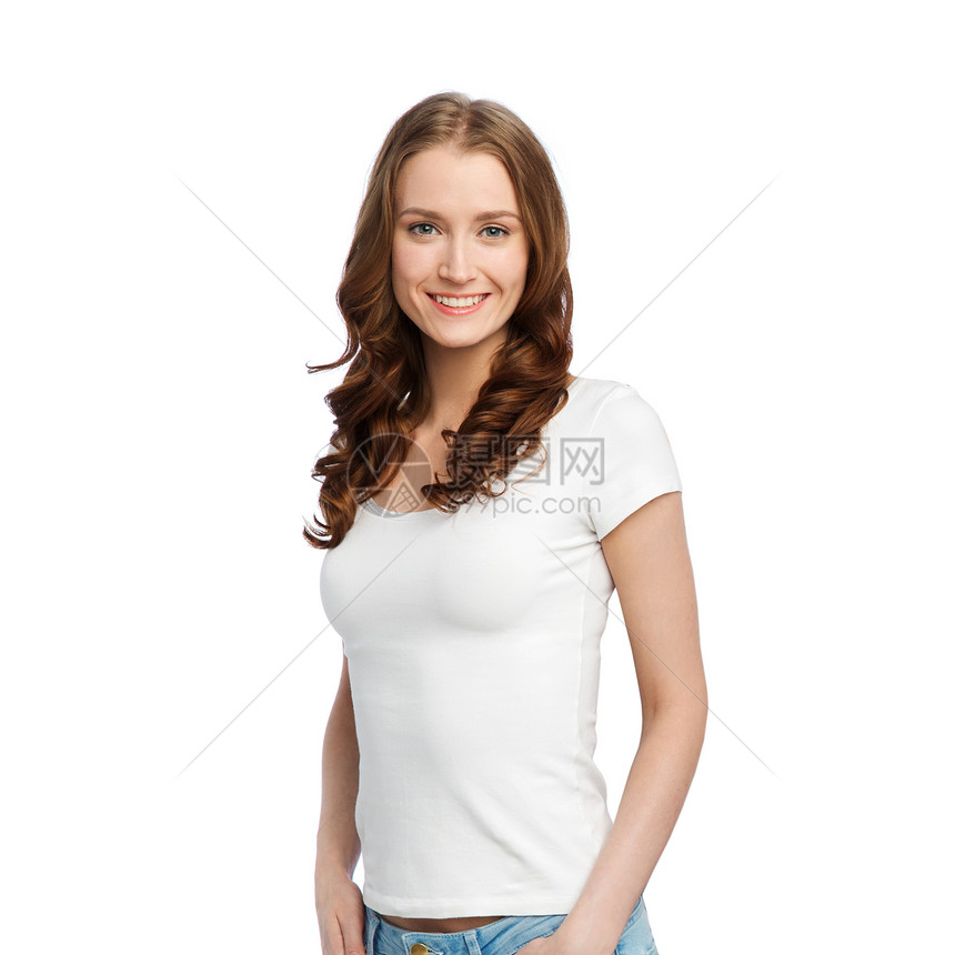 身体积极人的快乐的女人穿着白色T恤穿着白色T恤的快乐女人穿着白色T恤的快乐女人图片