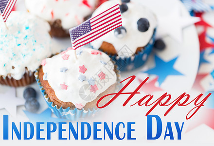 独立日,庆祝,主义节日的釉纸杯蛋糕松饼装饰美国蓝莓7月4日聚会独立日,美国的纸杯蛋糕背景