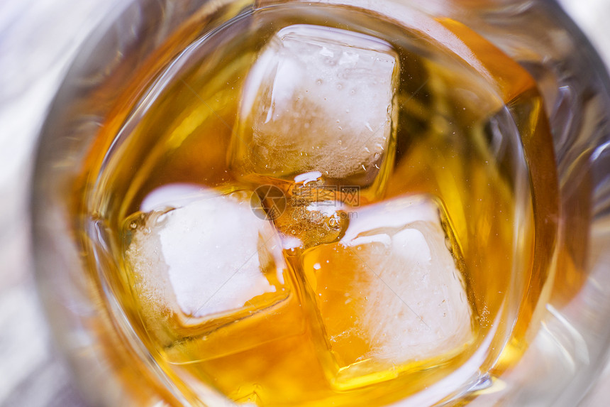 酒精饮料豪华冰璃威士忌杯酒精威士忌中冰杯酒精威士忌中冰图片