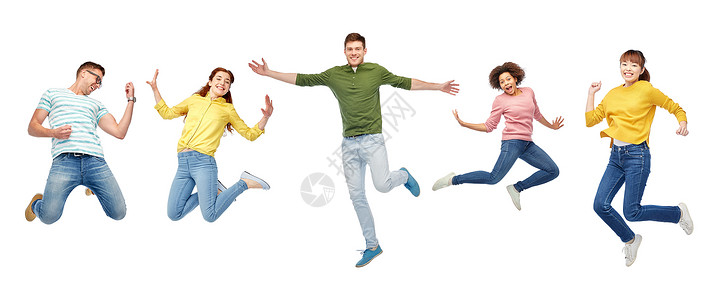 亚美尼亚语幸福自由运动人的微笑的轻国际朋友白色背景下空中跳跃快乐的人朋友空中跳过白色快乐的人朋友空中跳过背景