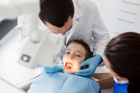 小诊所牙科诊所检查儿童牙齿背景