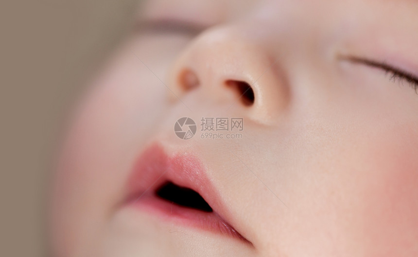 婴儿期,童人的近距离睡觉的亚洲娃娃脸靠近熟睡的亚洲男孩的脸靠近熟睡的亚洲男孩的脸图片