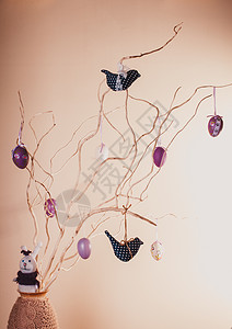 花瓶里树枝上的手工复活节装饰品手工复活节装饰品图片