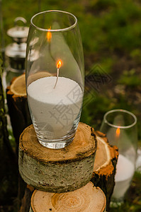 婚礼装饰,切桩上的蜡烛图片