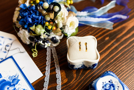 婚礼配饰的风格GZHEL,瓷器,鲜花,戒指,邀请函,婚礼图片