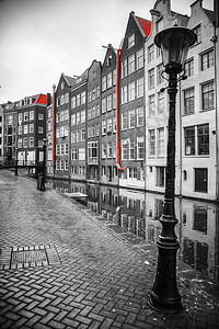 阿姆斯特丹黑白照片与红色元素图片