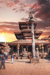 拉利特布尔尼泊尔加德满都瓦利的巴克塔普尔的杜巴尔广场寺庙背景
