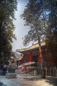 少林中国中部的座佛教寺院位于山上少林座佛教寺院图片