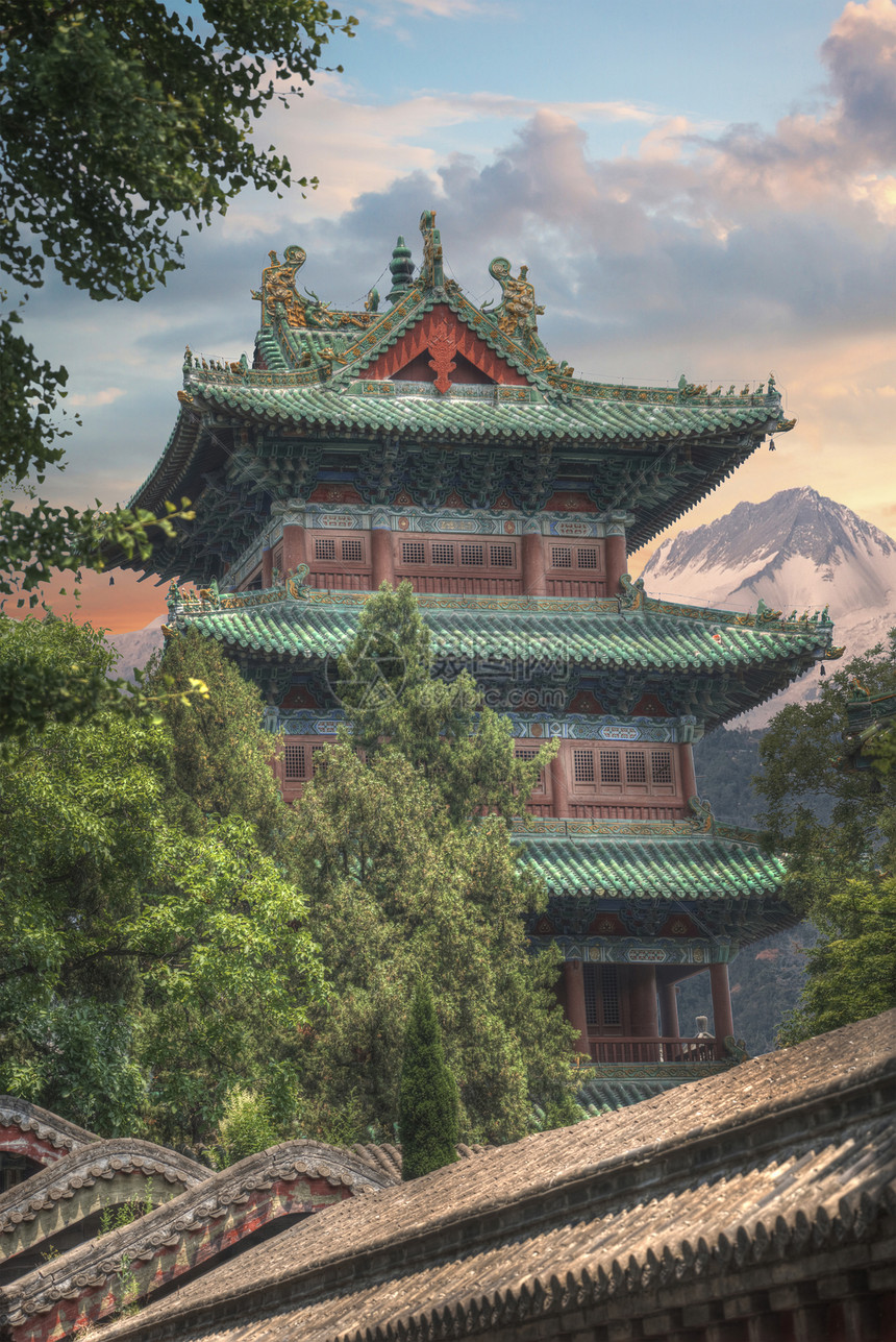 少林中国中部的座佛教寺院位于嵩山少林中国中部的座佛教寺院图片