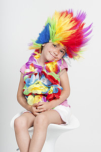 趣的美丽的派小女孩伪装假发的多种颜色图片