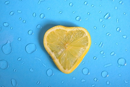 柠檬片水滴的心形图片