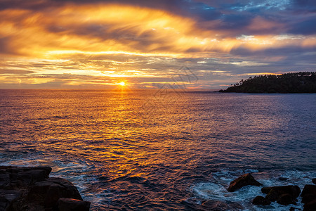 海洋日落与戏剧的天空米丽莎,斯里兰卡海洋日落与戏剧的天空图片