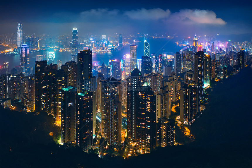 著名的香港风景香港摩天大楼天际线城市景观维多利亚峰照亮傍蓝色时刻中国香港香港摩天大楼天际线城市景观景观图片