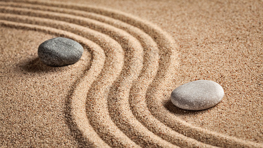日本禅宗石园放松,冥想,简单平衡的鹅卵石耙沙的全景平静的场景日本禅宗石园图片