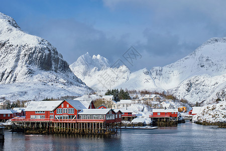 传统的渔村a洛福滕岛,挪威与红色罗布屋冬天雪a挪威洛福腾群岛上的村庄图片