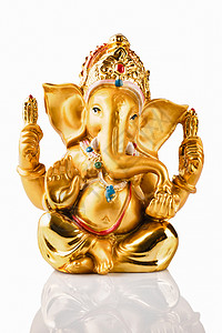 与神同行加尼莎雕像孤立白色背景与反射白色的Ganesha雕像背景