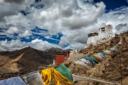 鲁缅采沃喜马拉雅山废墟高清图片