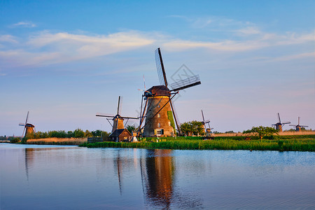 什鲁德尔荷兰乡村兰斯克与风车著名的旅游景点金德尔迪克荷兰日落与戏剧的天空荷兰金德尔迪克的风车荷兰背景