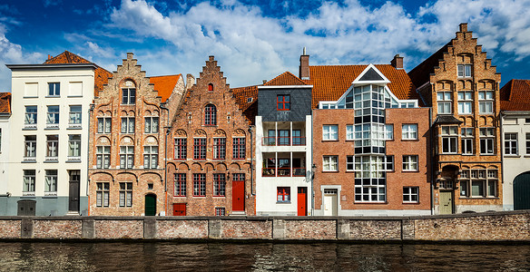 运河中世纪房屋的全景布鲁日布鲁日,比利时布鲁日中世纪的房子运河,比利时图片