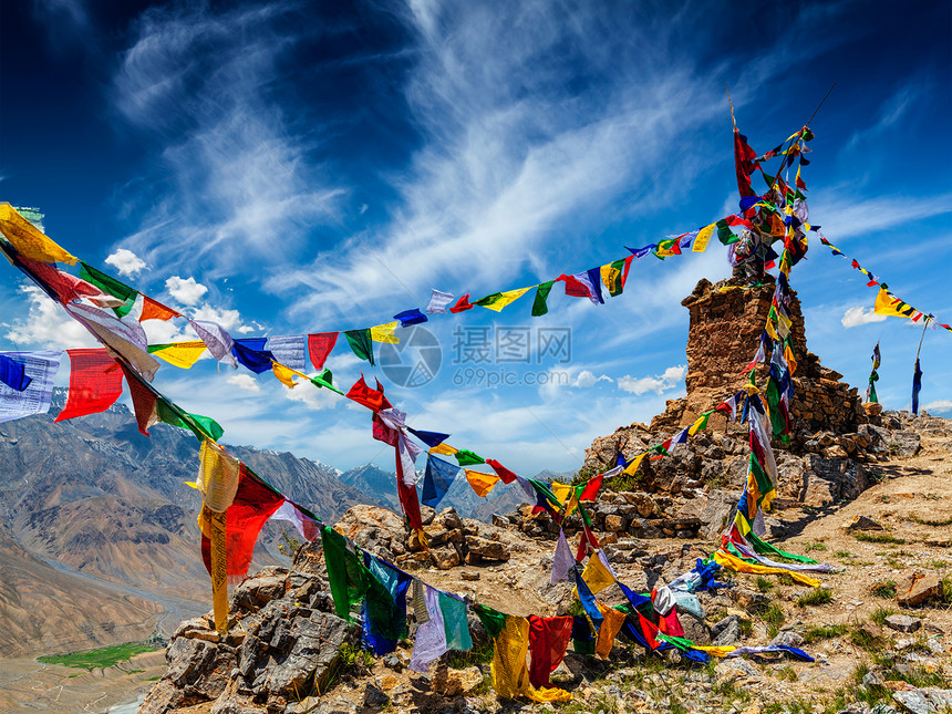 佛教祈祷龙塔斯皮蒂山谷,希马哈尔邦,印度喜马拉雅山的佛教祈祷图片