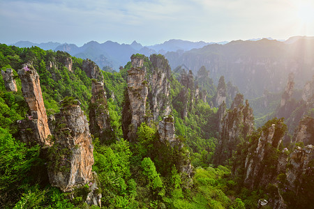 中国著名的旅游景点张家界石柱崖山日落湖南武陵源张家界山脉,中国图片