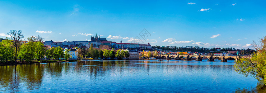 敖伦布拉格大峡谷捷克共国布拉格Vlta河上的查尔斯桥Gradchany布拉格城堡维图斯大教堂的全景图布拉格城堡查尔斯桥伏尔塔背景