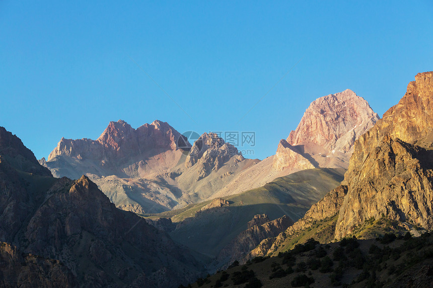 塔吉克斯坦范恩山的美丽景观图片