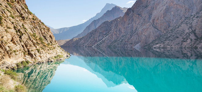 塔吉克斯坦范恩山帕米尔支美丽宁静的湖泊图片