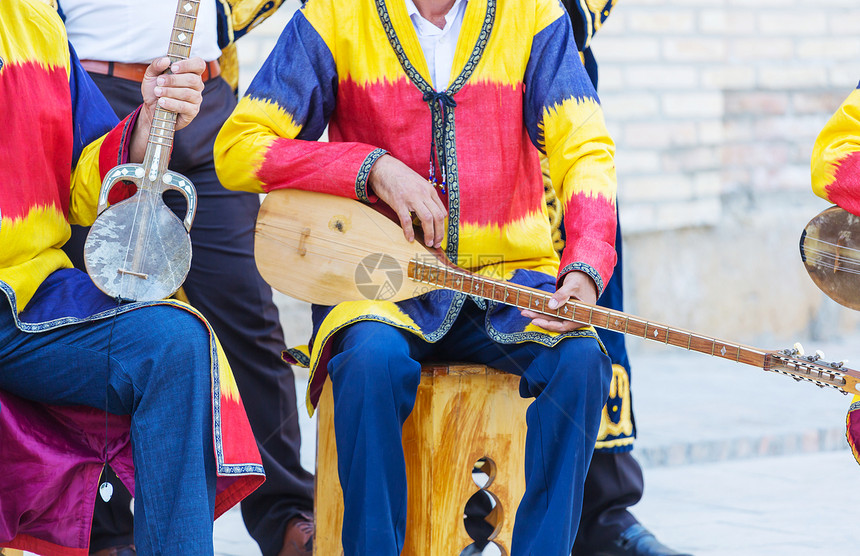 乌兹别克民间打击乐器杜伊拉图片