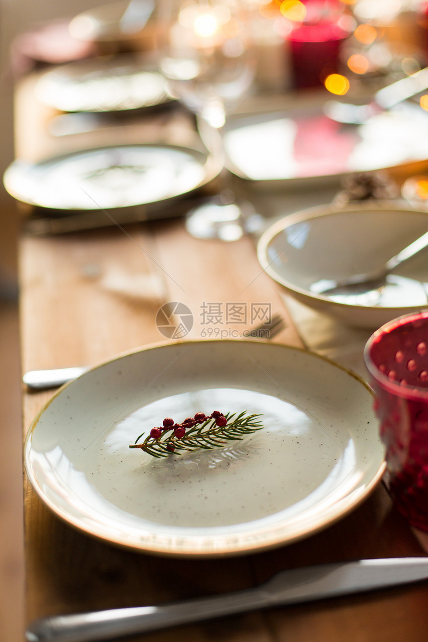 诞节假日饮食家里为节日晚餐提供餐桌家里为诞晚餐提供桌子图片