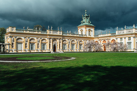涅比斯基杰沃华沙威拉诺的古老宫殿,公园建筑背景