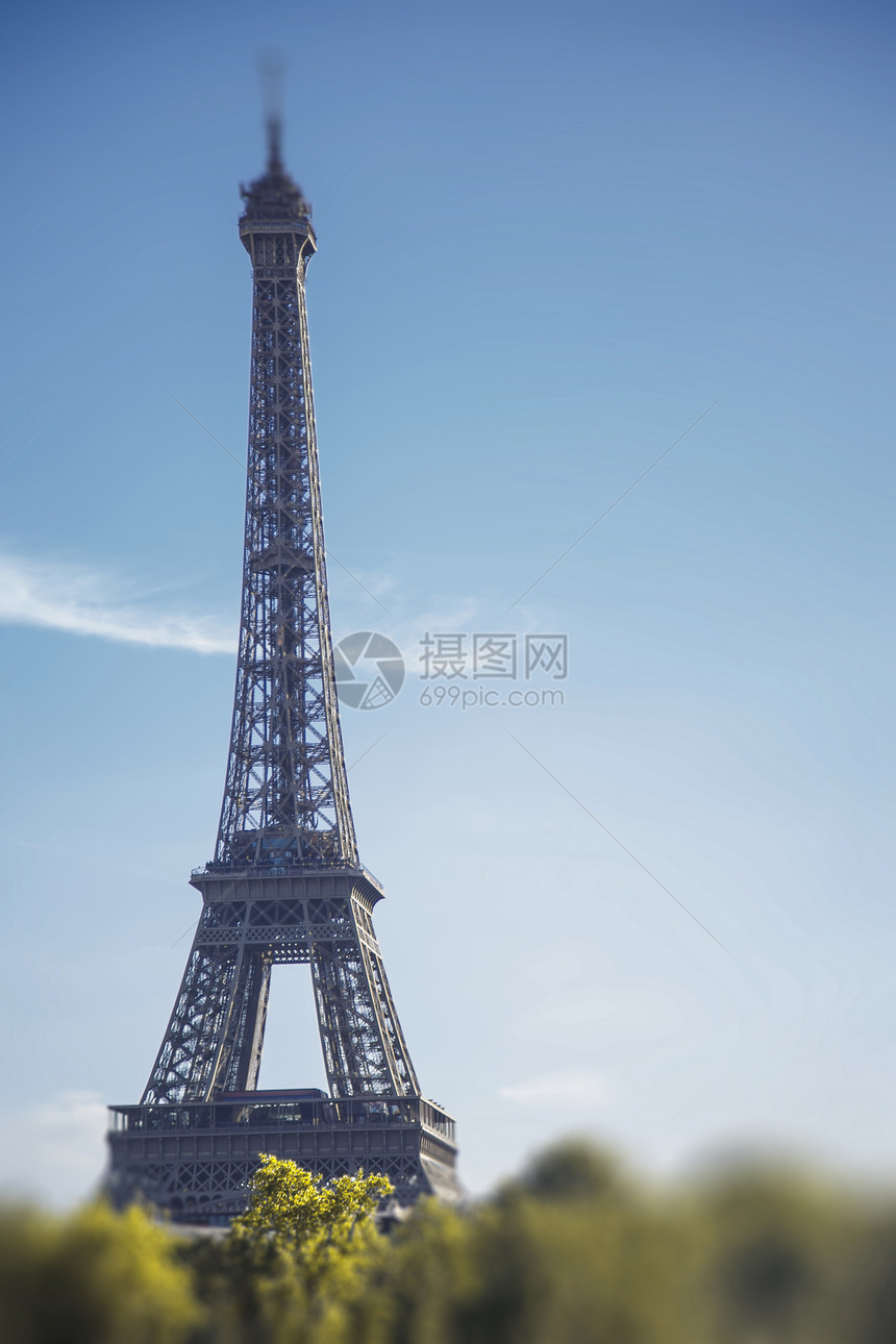 法国巴黎著名埃菲尔铁塔的美丽景色图片