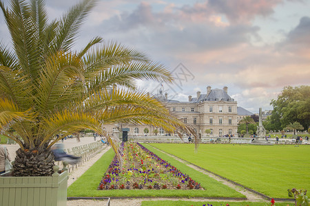 卢森堡花园巴黎市中心的宫殿公园合奏前皇家,现宫殿公园图片