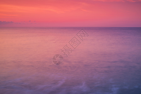 柔温暖的颜色抽象的背景与海洋天空日落平静浪漫的心情图片