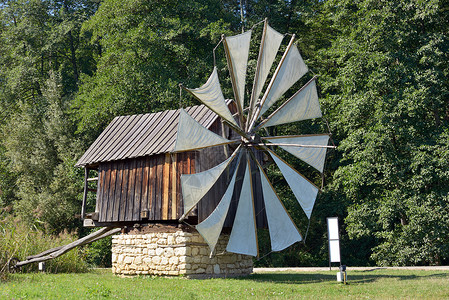传统的旧风车阿斯特拉博物馆,西比乌图片