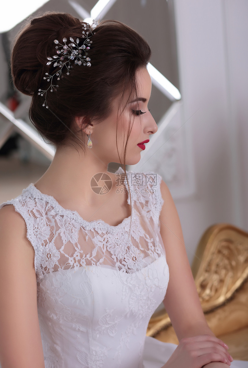 美丽的婚礼发型新娘图片