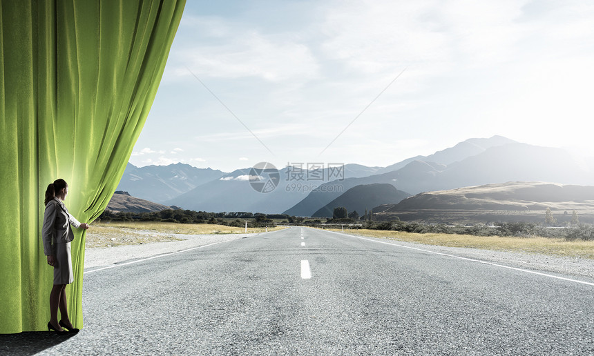 些新的事情女商人为新的道路机会打开了帷幕图片