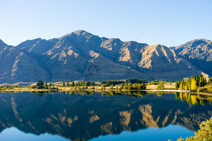 风景如画新西兰阿尔卑斯山湖泊的自然景观图片