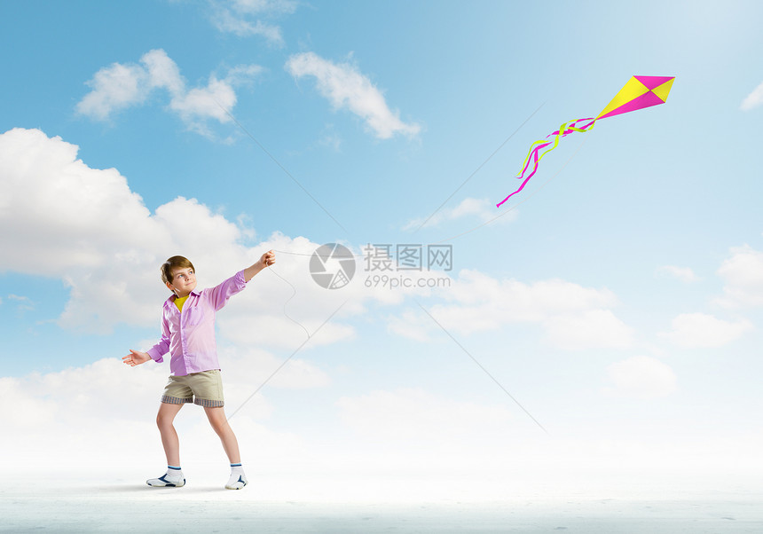 带风筝的男孩小男孩玩风筝童的图片