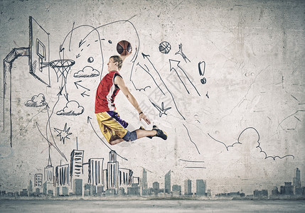 篮球运动员轻人篮球运动员篮子里扔球图片