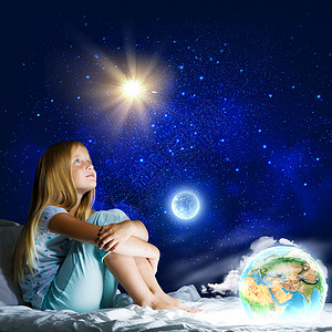 晚安女孩坐床上梦这幅图像的元素由美国宇航局提供的图片