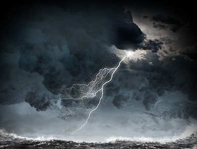 晚上暴风雨暴风雨海上闪电的黑夜形象背景图片