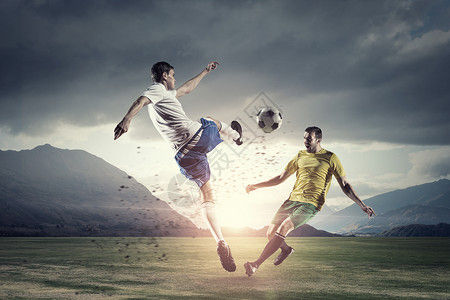 热足球时刻足球决心的球员户外为球而战背景图片