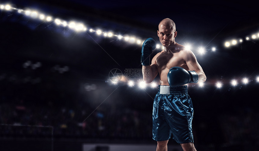 专业拳击冠职业拳击手舞台上的聚光灯图片