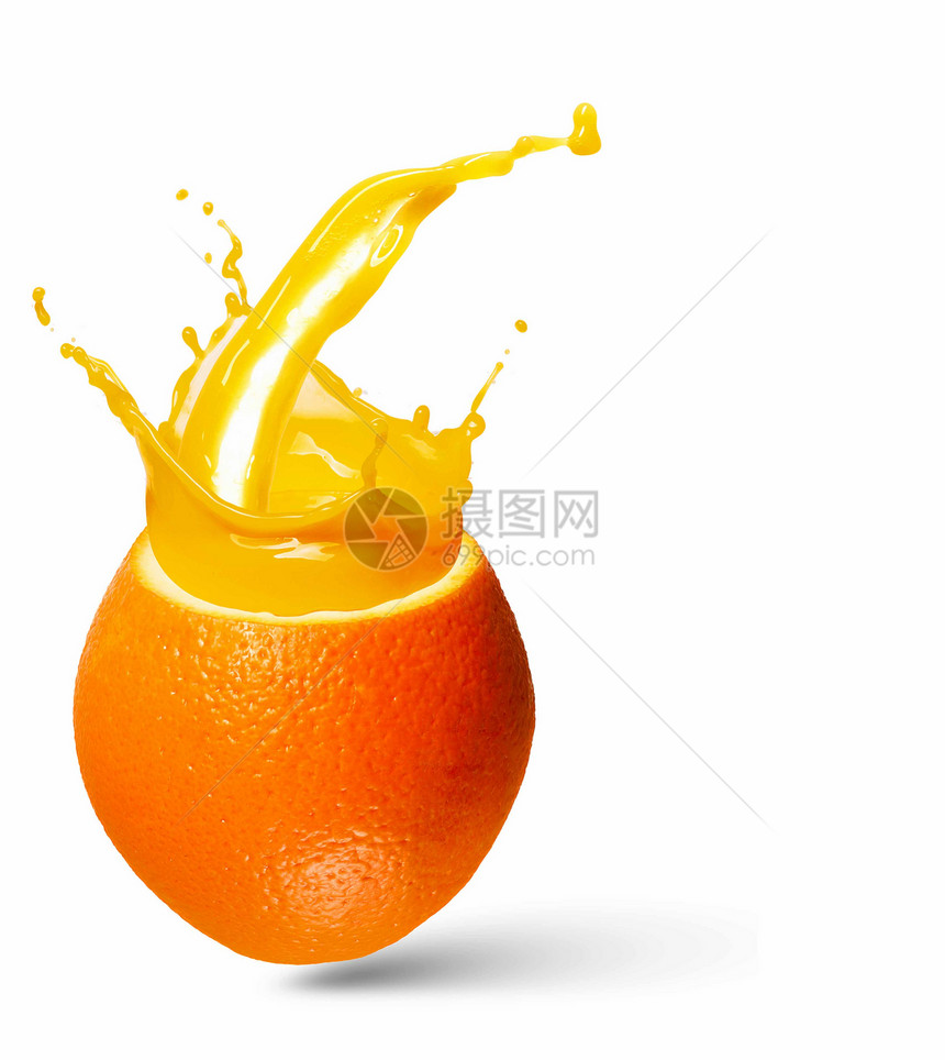 橙汁清爽的橙色鸡尾酒与多汁的飞溅的图像图片