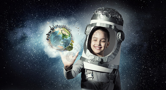 太空之梦会探索太空可爱的小女孩,头上戴着纸箱头盔,梦想成为宇航员这幅图像的元素由美国宇航局提供的背景