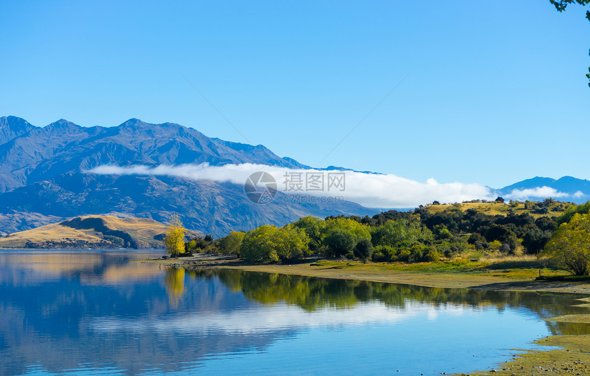 风景如画新西兰阿尔卑斯山湖泊的自然景观图片