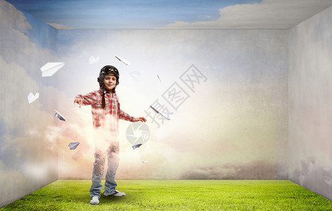 纸飞机线总天会成为名飞行员小可爱的男孩飞行员头盔纸飞机周围飞行背景
