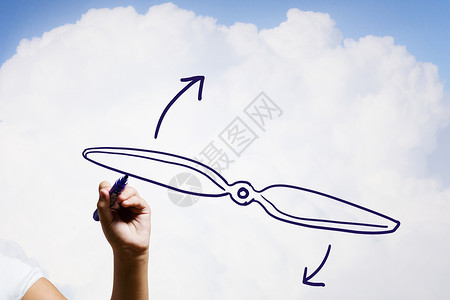 飞机螺旋桨人天空背景上画飞机螺旋桨图片