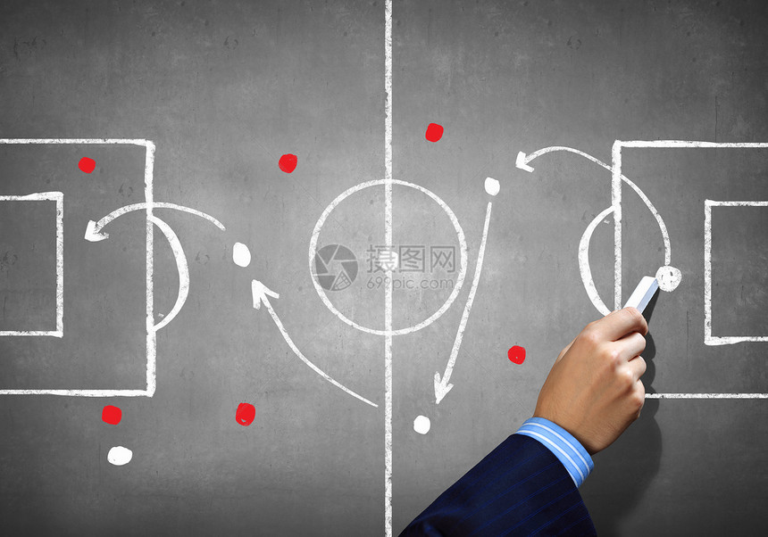 足球比赛策略特写人物手绘足球战术计划的形象图片